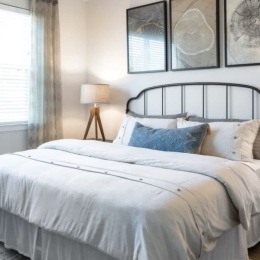 bedroom with spacious areas